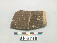 藏品(褐釉器殘件)的圖片